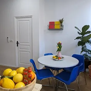 T2 Cosy Avec Terrasse Et Parking , Marseille France